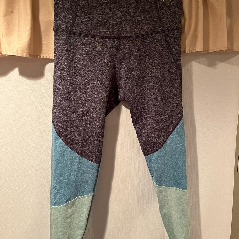 Old Navy Activewear Elevate Leggings (go dry)